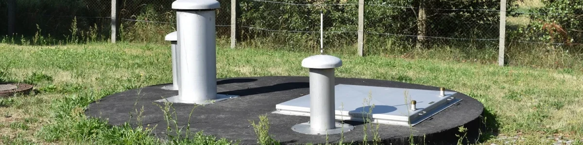 Pneumatische Abwasserförderanlage unterflur aufgestellt - OEKERMANN Abwassertechnik Pneumatische Abwasserförderanlage unterflur aufgestellt - OEKERMANN Abwassertechnik