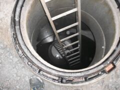 Vorschacht einer pneumatischen Abwasserpumpstation