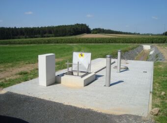 Pneumatische Abwasserförderanlage unterflur aufgestellt - OEKERMANN Abwassertechnik