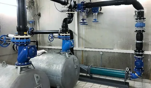 Oekermann Abwassertechnik - Arbeitsbehälter und Verdrängerpumpe